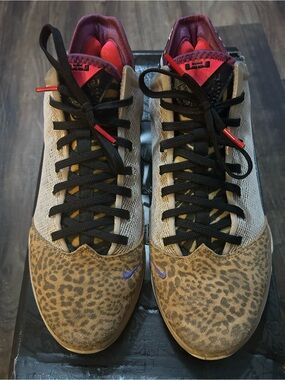 Nike LeBron 19 Mens Low size 9.5 Safari 2022 Tan, Black and pink